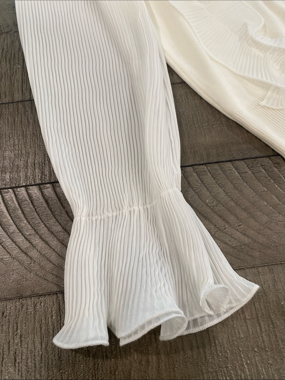 Cliche Ivory Ruffle-Detail Pleated-Sleeve Sweater - Picture 3 of 5